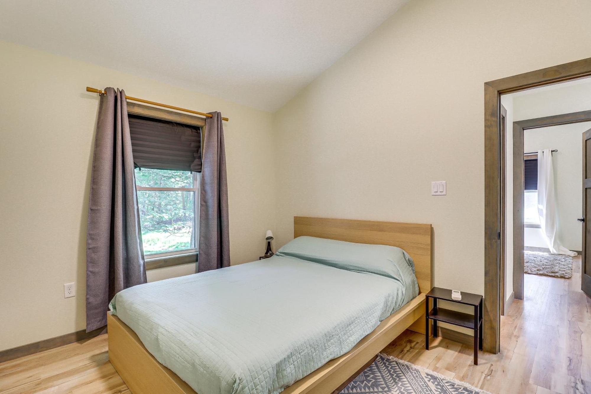 Charming Poconos With Pool And Access! Albrightsville