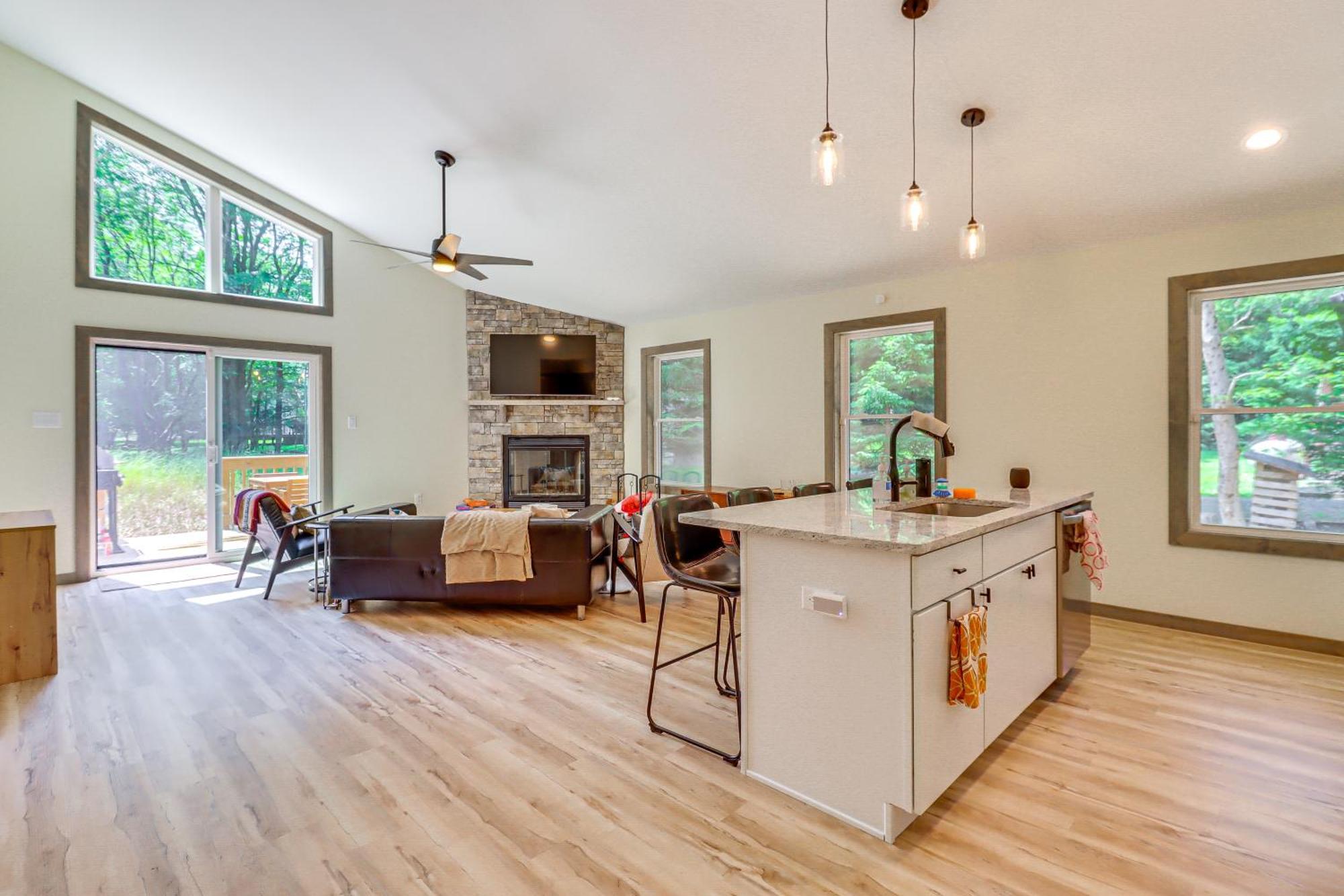 Charming Poconos With Pool And Access! Albrightsville