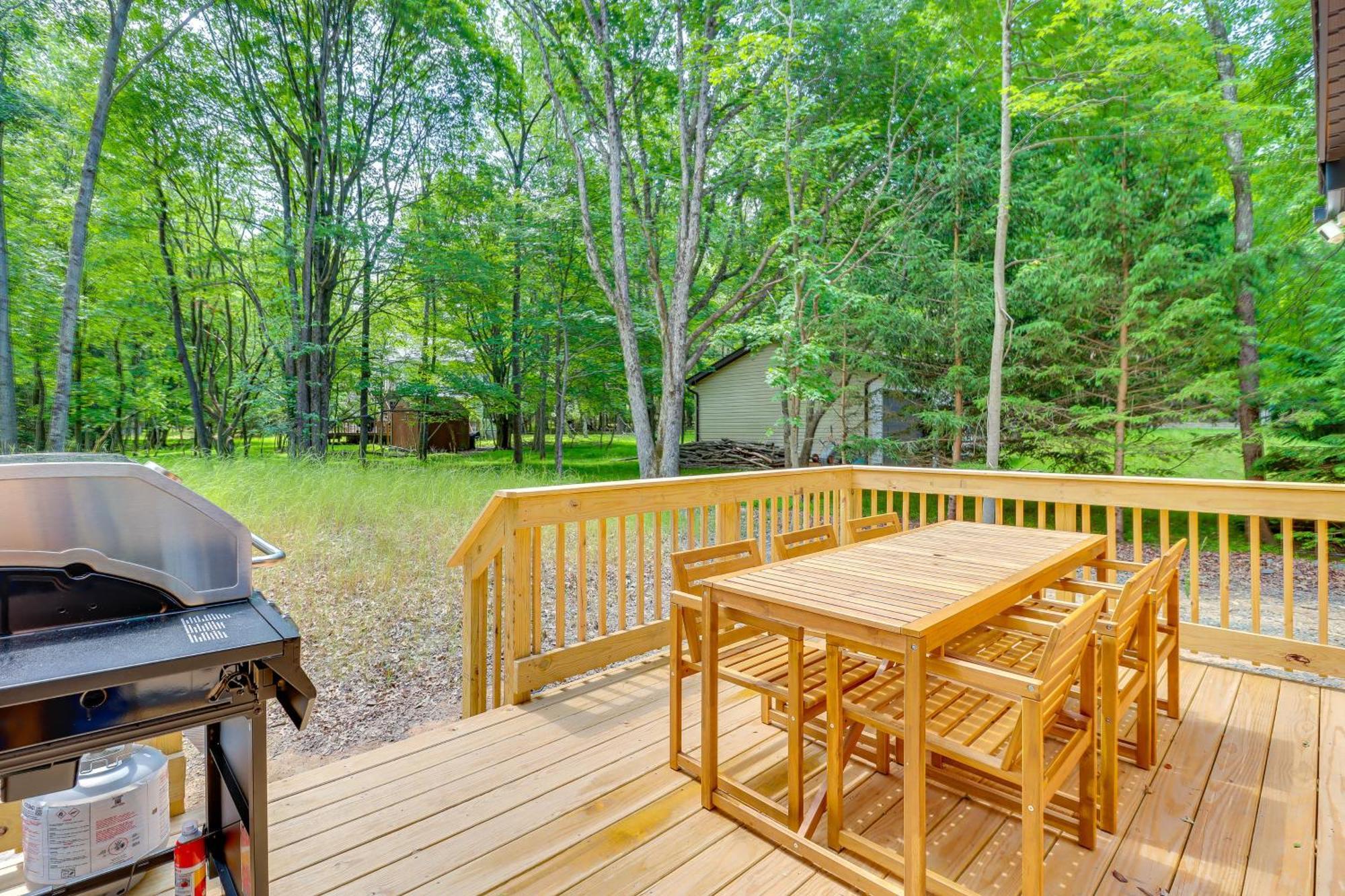 Charming Poconos With Pool And Access! * Albrightsville