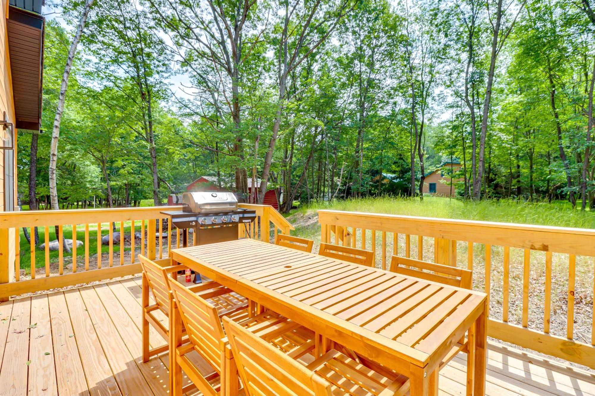 Charming Poconos With Pool And Access! Holiday home Albrightsville