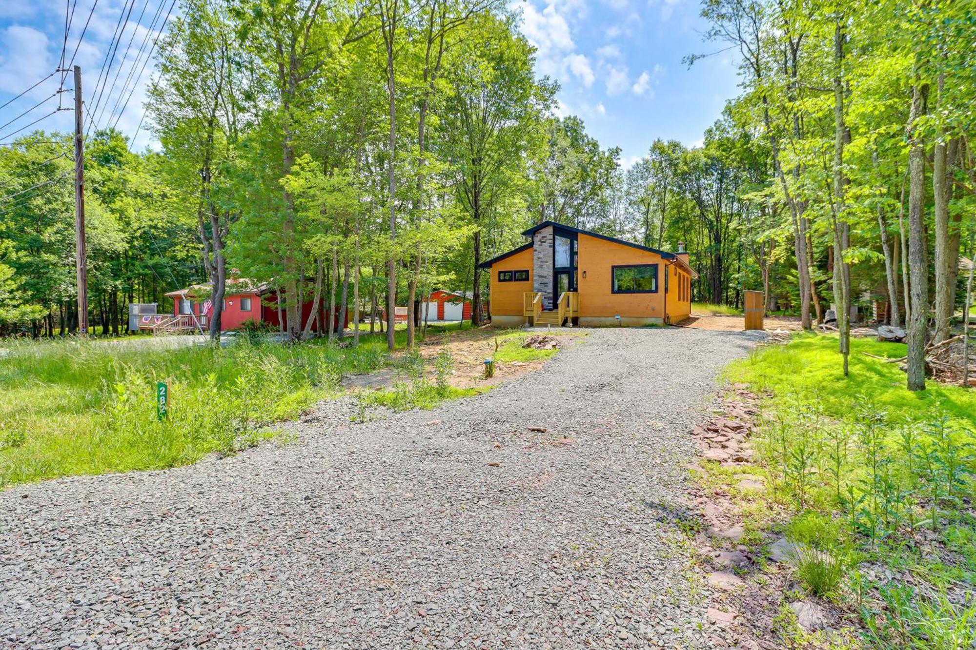 Charming Poconos With Pool And Access! Casa de férias